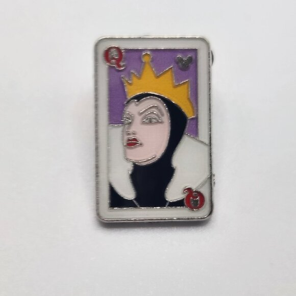 Disney Pin Evil Queen Deck of Cards Hidden Mickey 2014 Snow White - Picture 1 of 3